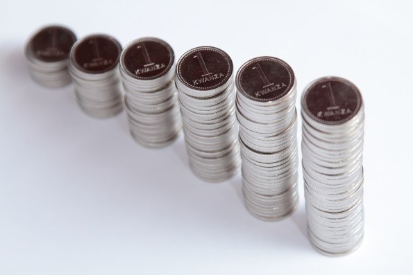 Kwanza não pára de cair e chega a Abril com queda de 11%