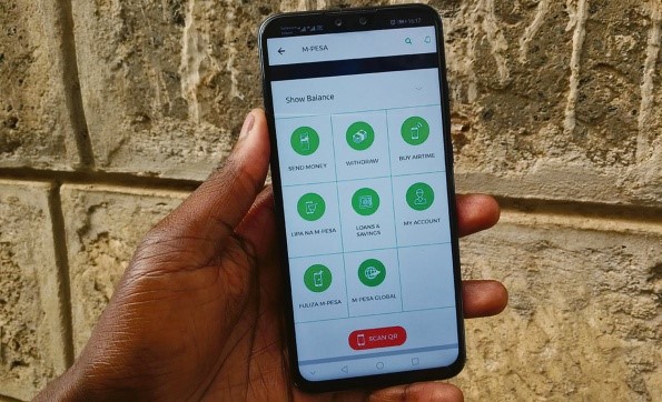 Quénia lidera nos serviços financeiros digitais com 80% dos adultos a usar dinheiro móvel