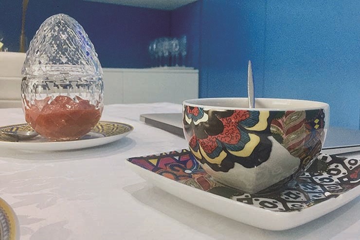 Festa da Dipanda em 45 peças de porcelana