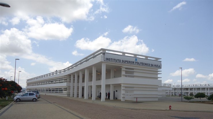 Cursos no ISPH podem encerrar por falta de docentes