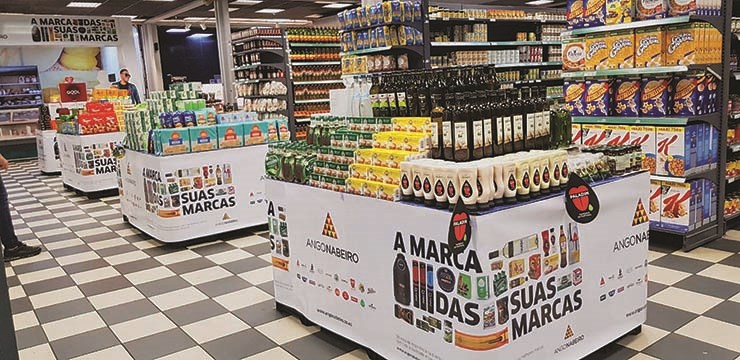 Produtos "made in Angola" expostos pela Angonabeiro