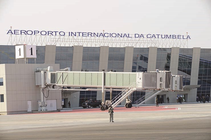 Aeroporto da Catumbela e Porto do Lobito vão ser geridos por privados
