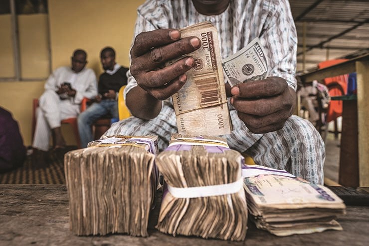 Nigéria recusa novas desvalorizações da naira que em 2020 perdeu quase um quarto do seu valor