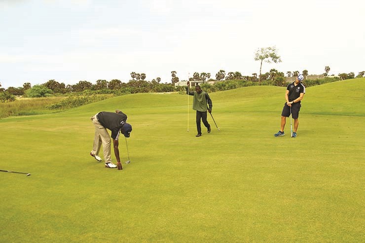 FootGolf: uma bola de futebol no campo de golfe