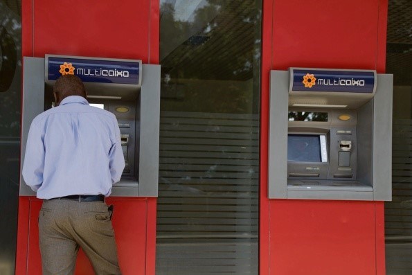 Utilização de Multicaixas dispara com movimentos de 3,5 mil milhões Kz em 2020