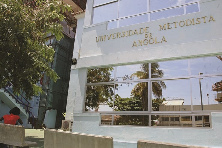 Metodista contraria tendêndia e baixa taxas e emolumentos