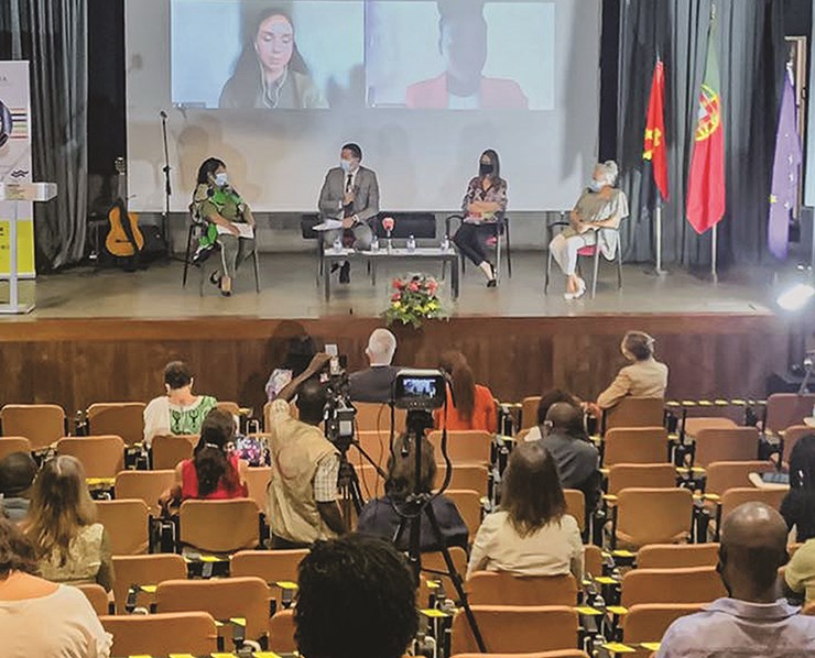Preconceito afasta as mulheres das artes cénicas