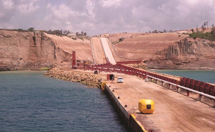 Porto da Barra do Dande vai ser uma zona franca