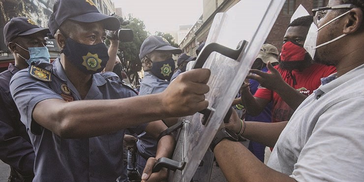 Corrupção dispara na África do Sul durante pandemia da Covid-19, com 11 queixas/dia