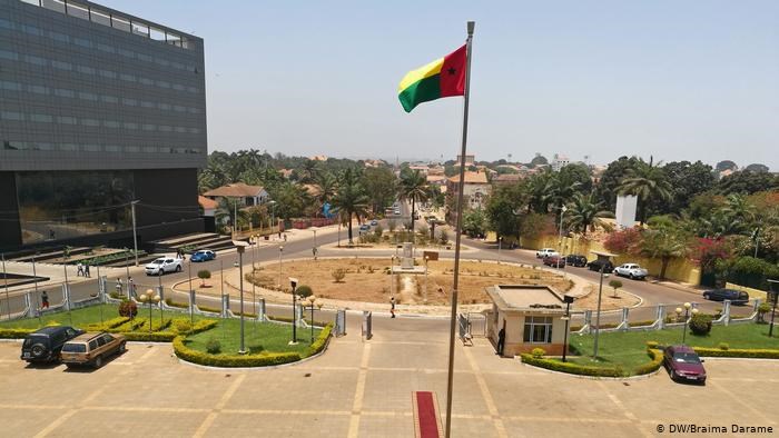 Na terceira parcela de alívio da dívida só cinco países num total de 28 não são africanos