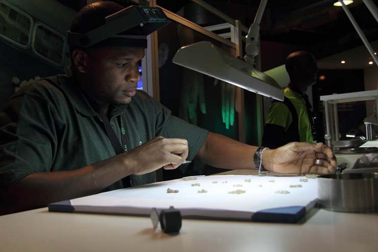 Cooperativas de produtores de diamantes em Malanje e SODIAM de costas viradas