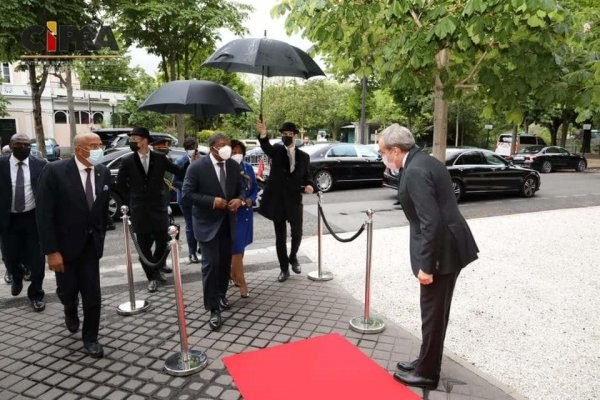Dívida, pandemia e relançamento das economias reúnem líderes africanos na Cimeira de Paris