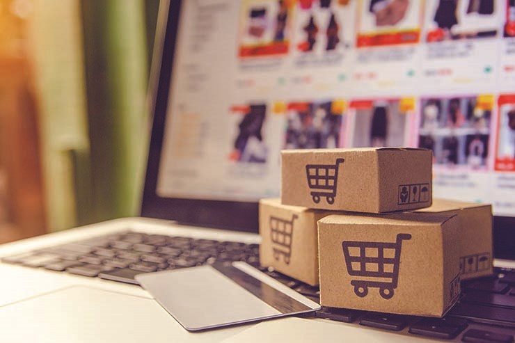 Encomendas dos Correios de Angola triplicaram com comércio online