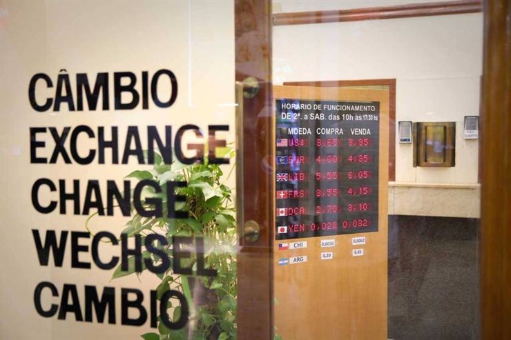 BNA 'saca' licença a oito instituições financeiras não bancárias