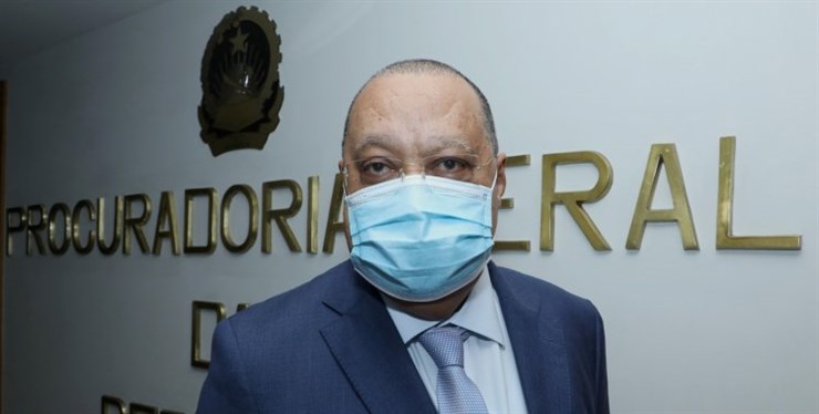 PGR assegura que os "mais de mil milhões USD de cidadãos angolanos" congelados no exterior vão reverter para o Estado