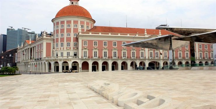Banco central aperta o cerco a instituições de micro-finanças
